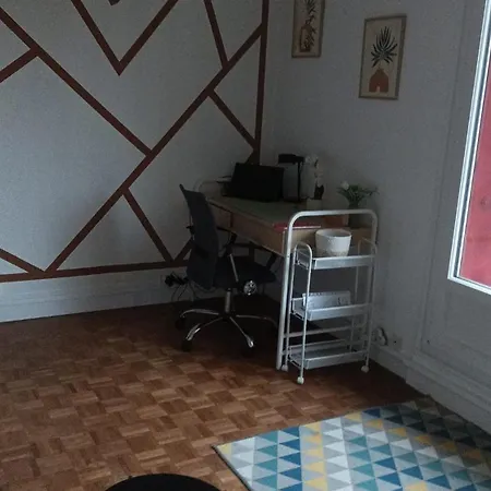 Centre De Dernier Etage Balcon Appartamento *